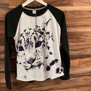 Snow leopard workout top
